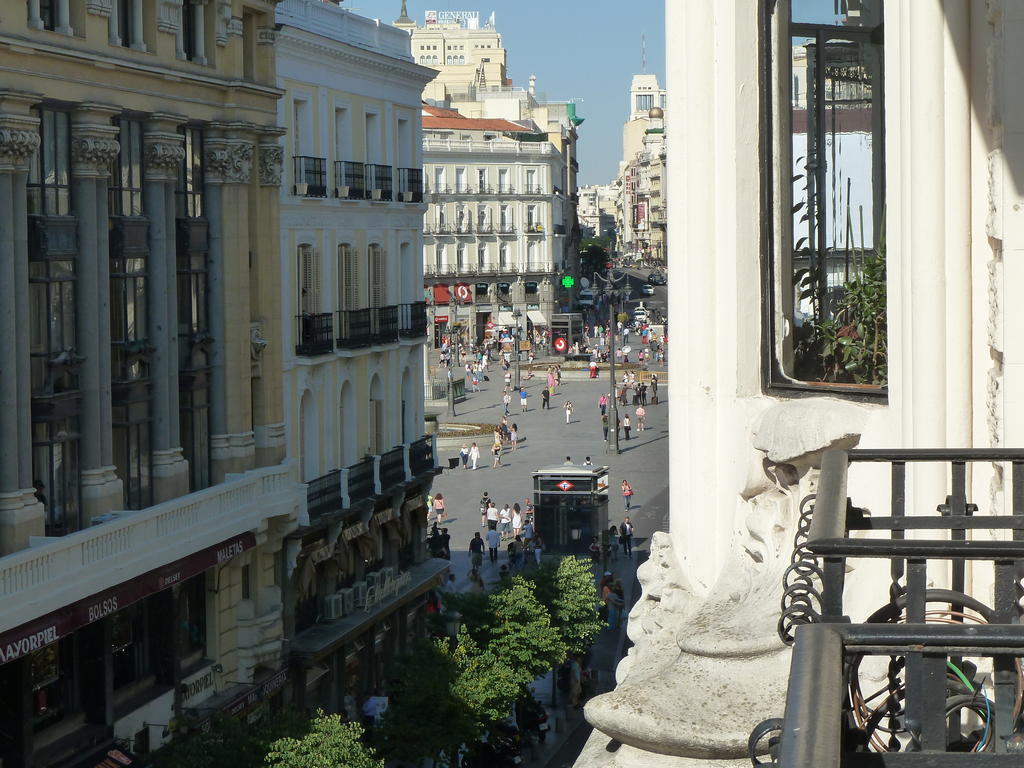 Hostal Mayor Madrid Esterno foto